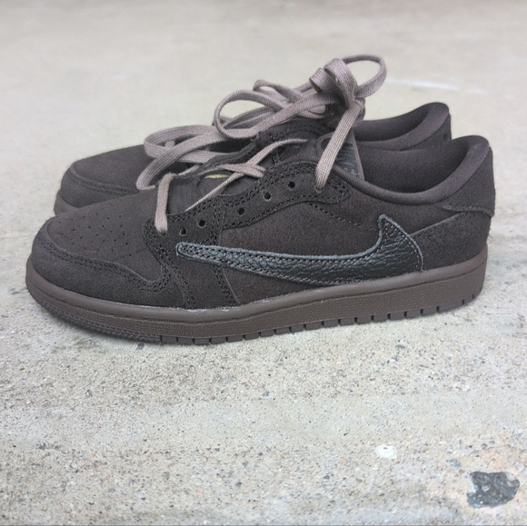 Air Jordan 1 x Travis Scott Velvet Brown and Dark Mocha Boys Size Y1.5 - Picture 1 of 4